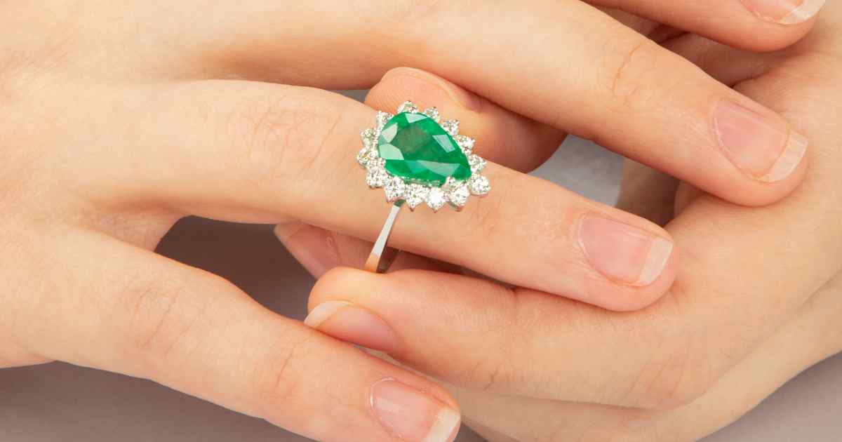 925 Sterling Silver Emerald/Panna Green Stone Silver Ring for Girls &  Women-SS GS 1454 size 8 at Rs 1900/piece | 925 खरी चांदी की अंगूठी in  Tirunelveli | ID: 2850589347397